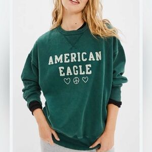 American Eagle Green crewneck 90's sweatshirt varsity lettering size: XS